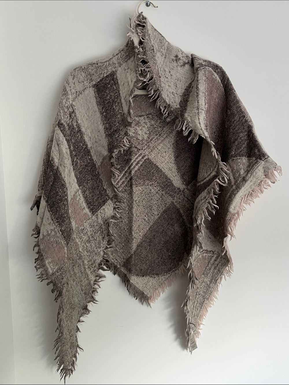Wilfred Taupe & Blush Geometric Fringed Throw